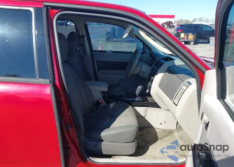 2011 Mazda Tribute I Sport z USA, uszkodzony, nr VIN 4F2CY0C7XBKM00850